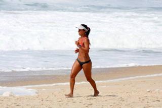 Carol Barcellos feet photo 15