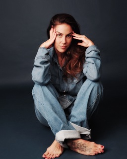 Carol Barcellos feet photo 12