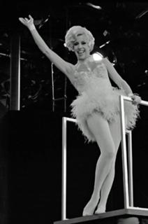 Carol Burnett feet photo 11