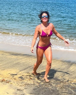 Carol Castro feet photo thumbnail