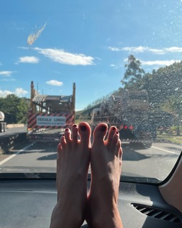 Carol Castro feet photo thumbnail