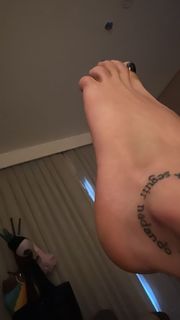Carol Castro feet photo thumbnail
