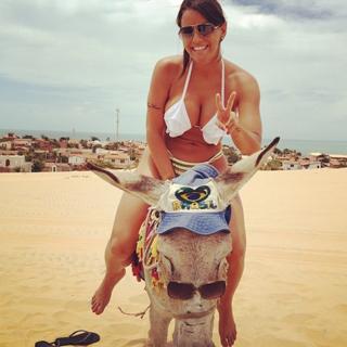 Carol Dias feet photo thumbnail