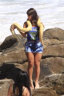Carol Dias feet photo thumbnail