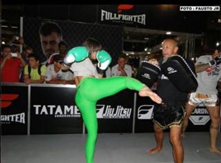 Carol Dias feet photo thumbnail