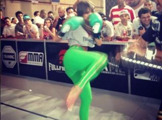 Carol Dias feet photo thumbnail