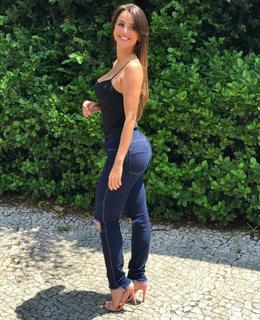Carol Dias feet photo thumbnail