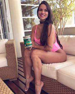 Carol Dias feet photo thumbnail