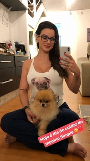 Carol Dias feet photo thumbnail