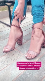 Carol Dias feet photo thumbnail