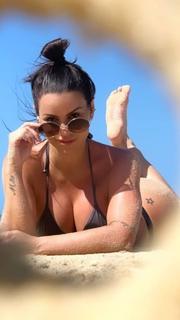 Carol Dias feet photo thumbnail