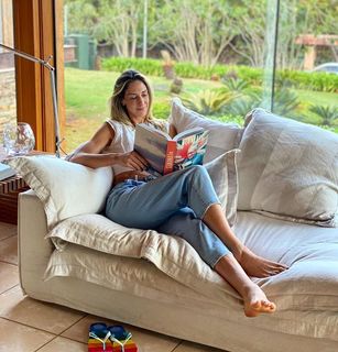 Carol Gattaz feet photo 7