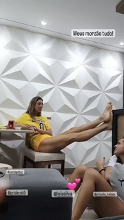 Carol Gattaz feet photo 3