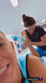 Carol Gattaz feet photo 17