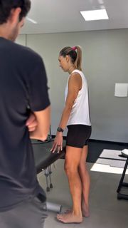 Carol Gattaz feet photo 10