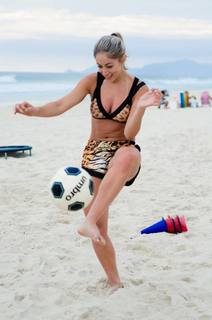 Carol Gonçalves feet photo 14