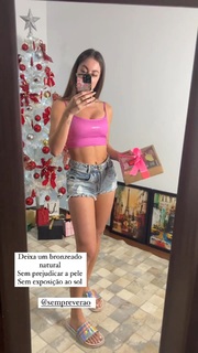Carol Gonçalves feet photo 14