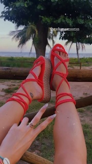 Carol Gonçalves feet photo 17