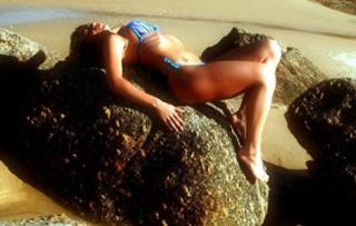 Carol Gonçalves feet photo 3
