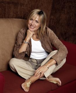 Carol Smillie feet photo 3
