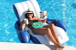 Carol Smillie feet photo 15