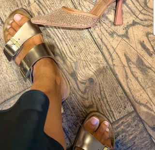 Carol Smillie feet photo 3