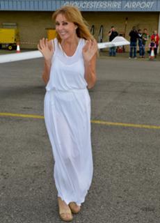 Carol Vorderman feet photo thumbnail