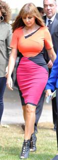Carol Vorderman feet photo thumbnail
