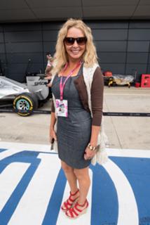 Carol Vorderman feet photo thumbnail