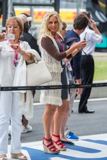 Carol Vorderman feet photo thumbnail
