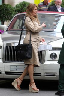 Carol Vorderman feet photo thumbnail