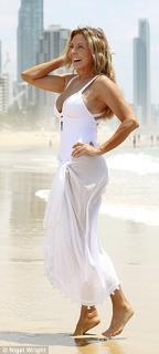 Carol Vorderman feet photo thumbnail