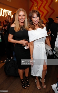Carol Vorderman feet photo thumbnail