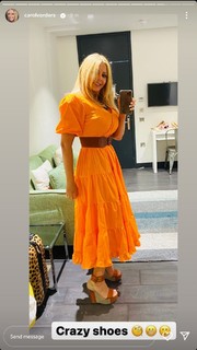 Carol Vorderman feet photo thumbnail