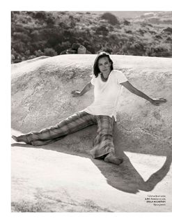 Carole Bouquet feet photo thumbnail