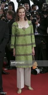 Carole Bouquet feet photo thumbnail