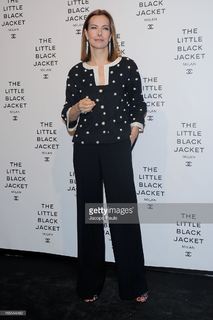 Carole Bouquet feet photo thumbnail