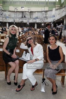 Carole Bouquet feet photo thumbnail