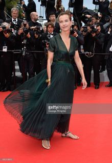 Carole Bouquet feet photo thumbnail