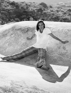 Carole Bouquet feet photo thumbnail