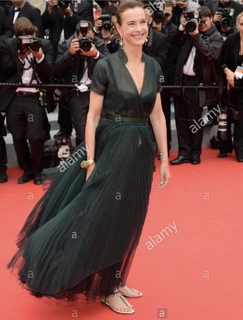 Carole Bouquet feet photo thumbnail