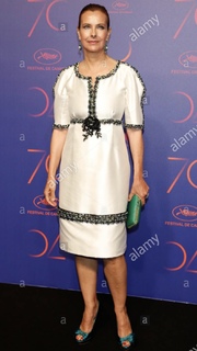 Carole Bouquet feet photo thumbnail