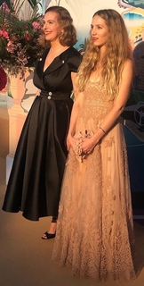 Carole Bouquet feet photo thumbnail