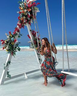 Carole Samaha feet photo 15