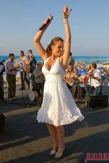 Carole Samaha feet photo 6