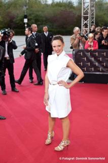 Carolin Kebekus feet photo thumbnail