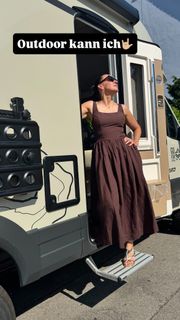 Carolin Kebekus feet photo thumbnail