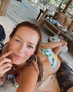 Carolina Acevedo feet photo 9