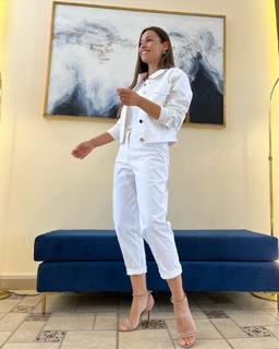 Carolina Ardohain feet photo thumbnail