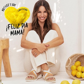 Carolina Ardohain feet photo thumbnail